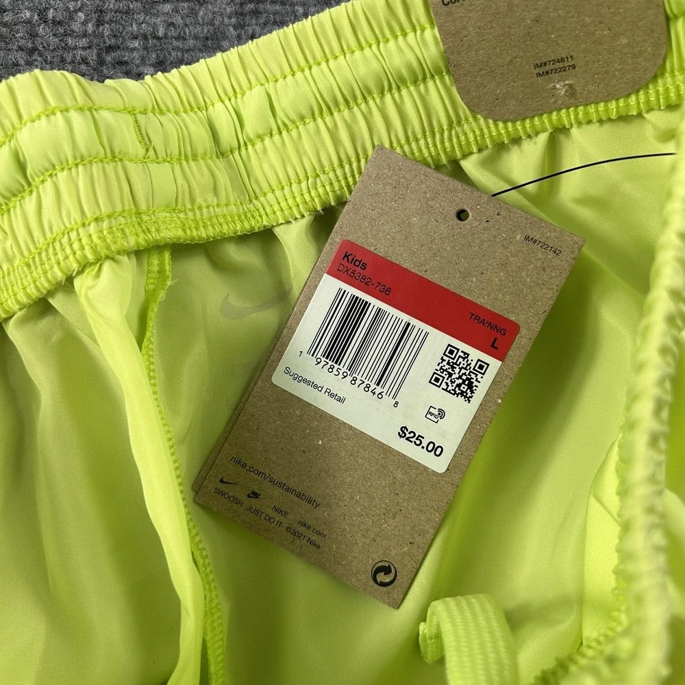 Nike Shorts Kids Large Yellow‎ Training Standard Fit Gym Athletic 7.5 Inseam